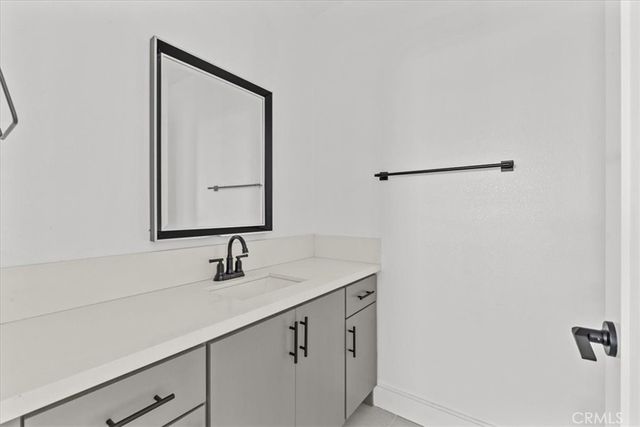 860 N Hudson Ave A, West Hollywood, CA 90005