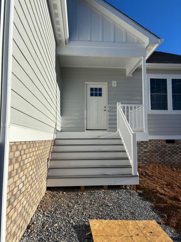 116 FOX HILL DR, Staunton, VA 24401