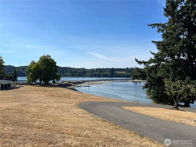 2528 Westwind Drive NW, Olympia, WA 98502