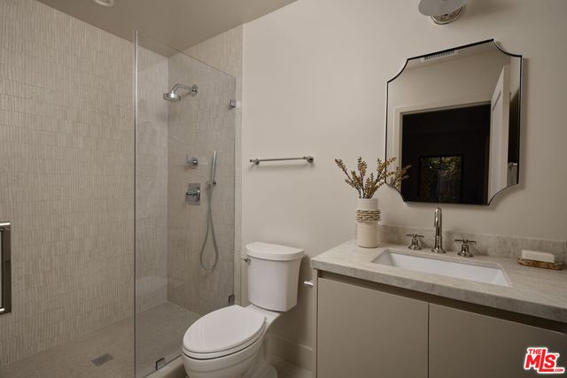 321 N Lucerne Boulevard, Los Angeles, CA 90004