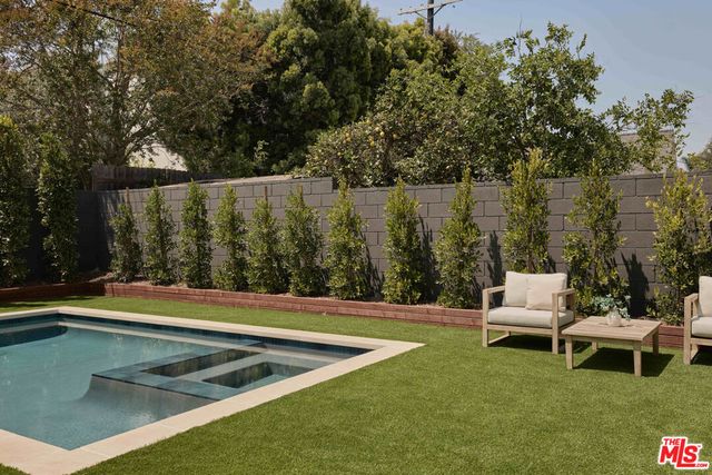 321 N Lucerne Boulevard, Los Angeles, CA 90004