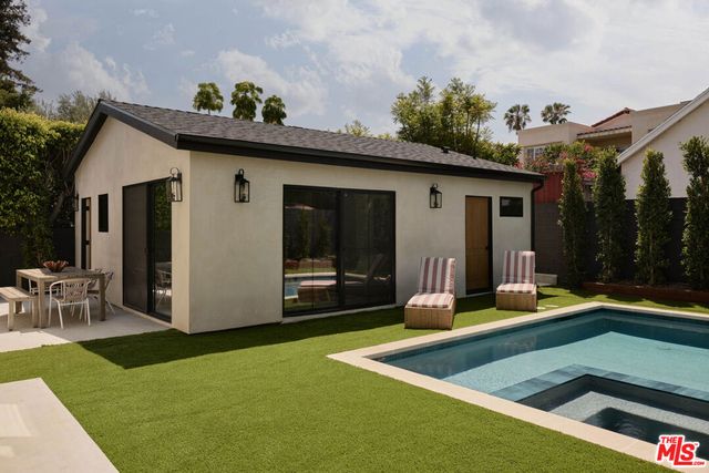 321 N Lucerne Boulevard, Los Angeles, CA 90004