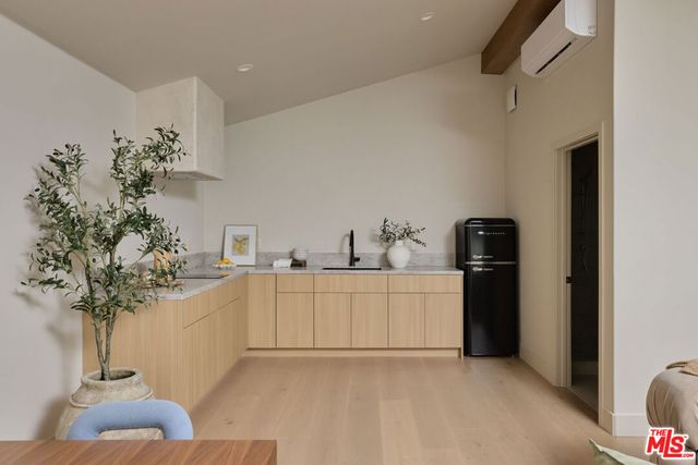321 N Lucerne Boulevard, Los Angeles, CA 90004