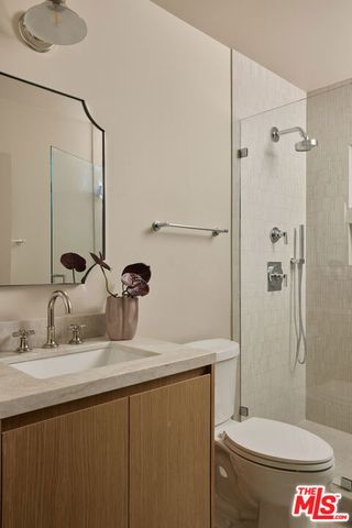 321 N Lucerne Boulevard, Los Angeles, CA 90004