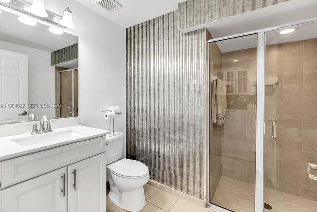 9860 NW 88th St, Doral, FL 33178