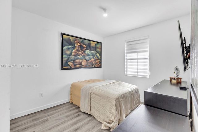 9860 NW 88th St, Doral, FL 33178