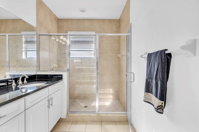 9860 NW 88th St, Doral, FL 33178