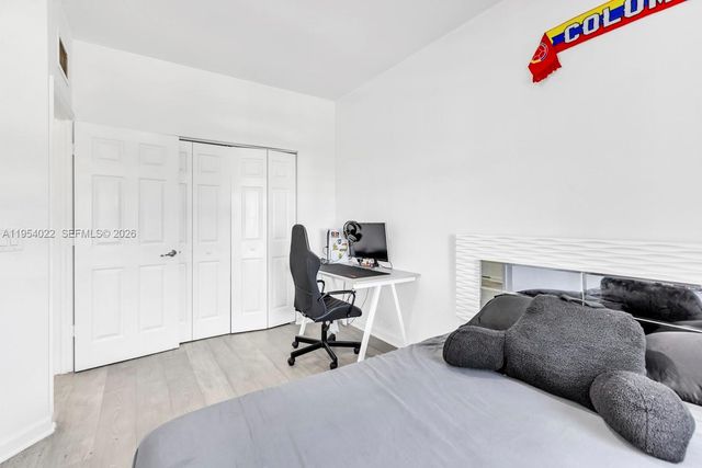 9860 NW 88th St, Doral, FL 33178