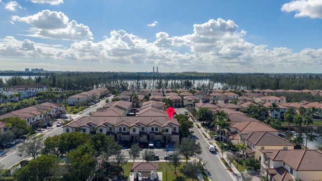 9860 NW 88th St, Doral, FL 33178