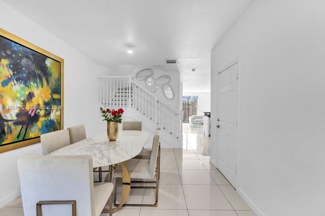 9860 NW 88th St, Doral, FL 33178