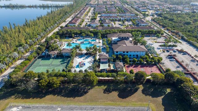 9860 NW 88th St, Doral, FL 33178