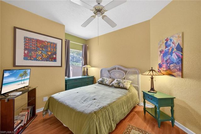 290 Emerald Bay CIR L7, Naples, FL 34110