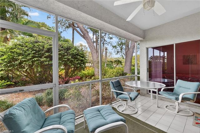 290 Emerald Bay CIR L7, Naples, FL 34110