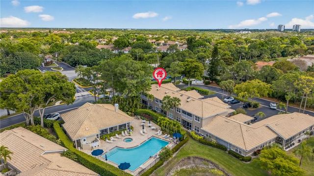290 Emerald Bay CIR L7, Naples, FL 34110