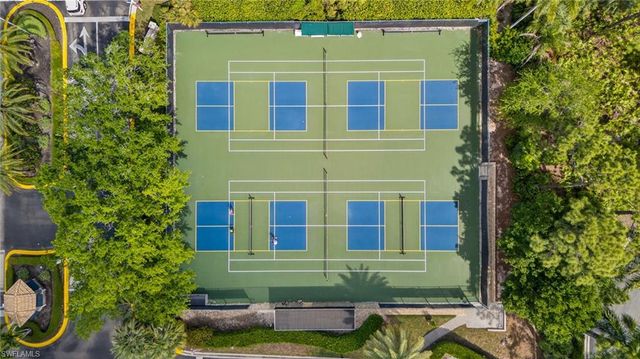 290 Emerald Bay CIR L7, Naples, FL 34110