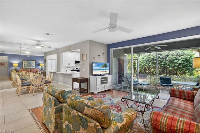 290 Emerald Bay CIR L7, Naples, FL 34110