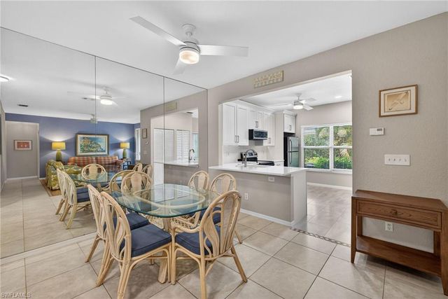 290 Emerald Bay CIR L7, Naples, FL 34110