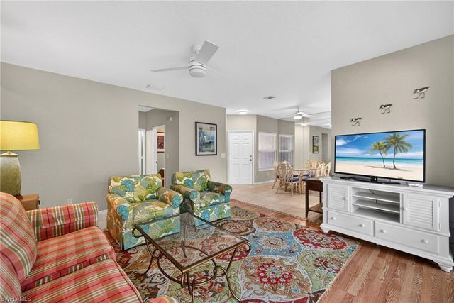 290 Emerald Bay CIR L7, Naples, FL 34110