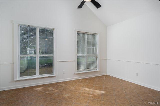 320 PINEVIEW NW, Fayette, AL 35555