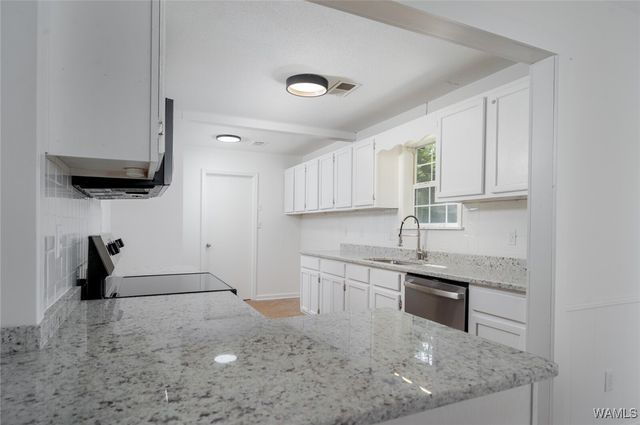 320 PINEVIEW NW, Fayette, AL 35555