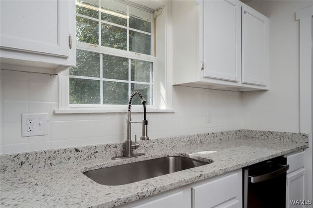 320 PINEVIEW NW, Fayette, AL 35555