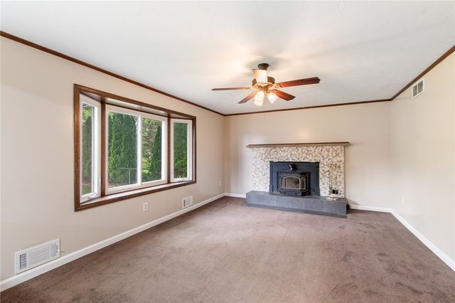 25 Spring Tree Lane, Greece, NY 14612