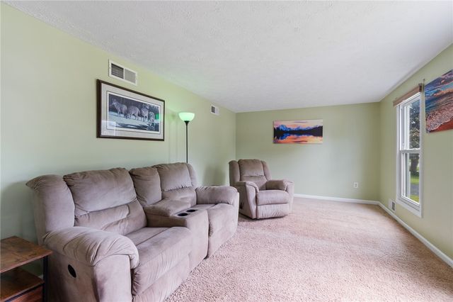25 Spring Tree Lane, Greece, NY 14612