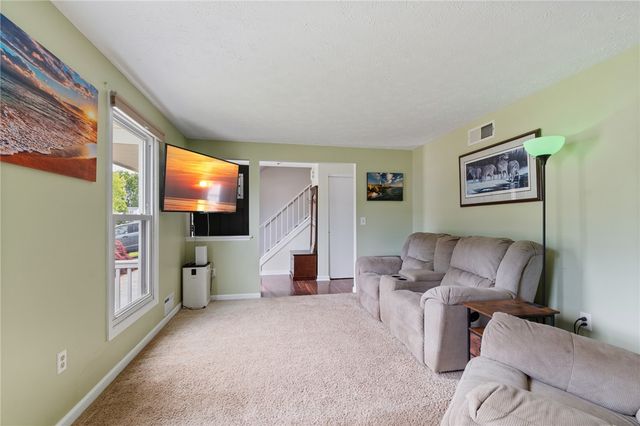 25 Spring Tree Lane, Greece, NY 14612