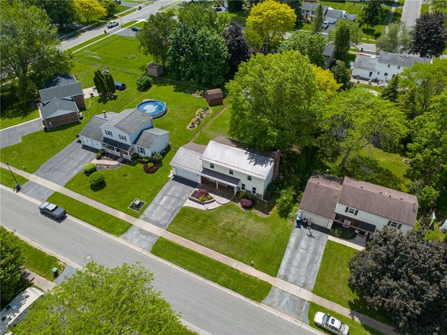 25 Spring Tree Lane, Greece, NY 14612