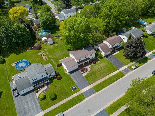 25 Spring Tree Lane, Greece, NY 14612