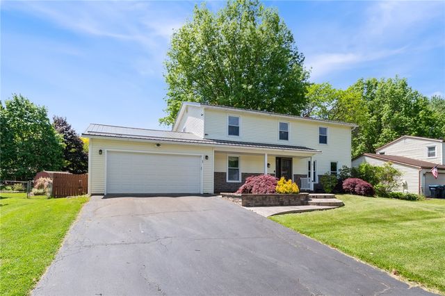 25 Spring Tree Lane, Greece, NY 14612