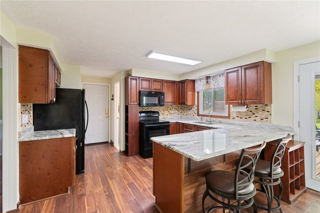 25 Spring Tree Lane, Greece, NY 14612