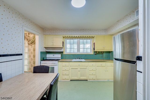 289 Hazel Pl, Union Twp., NJ 07083