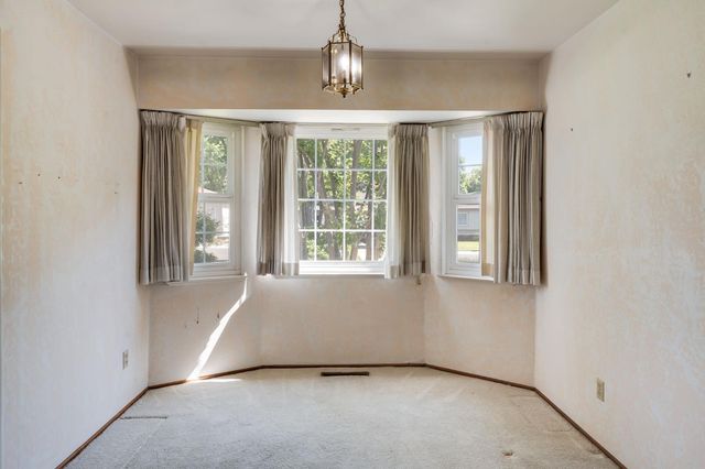 5437 Valhalla Dr, Carmichael, CA 95608