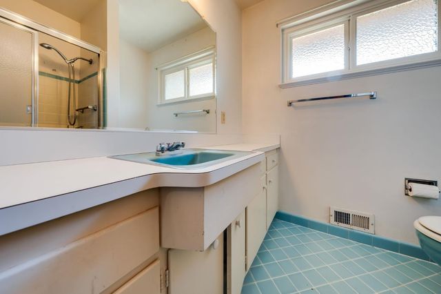 5437 Valhalla Dr, Carmichael, CA 95608