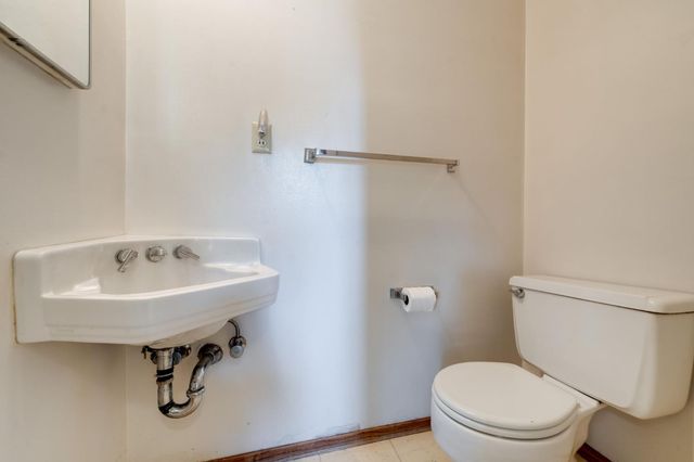 5437 Valhalla Dr, Carmichael, CA 95608