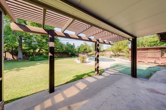 5437 Valhalla Dr, Carmichael, CA 95608