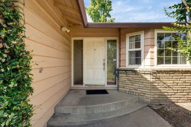 5437 Valhalla Dr, Carmichael, CA 95608