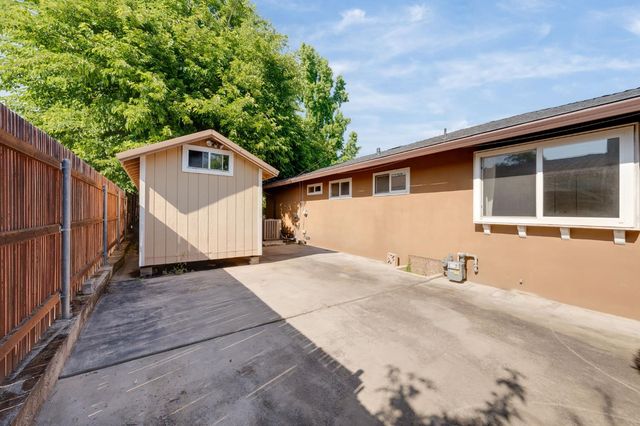 5437 Valhalla Dr, Carmichael, CA 95608