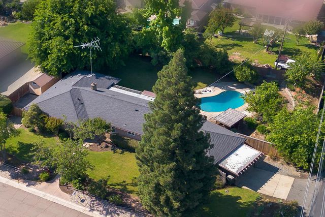 5437 Valhalla Dr, Carmichael, CA 95608