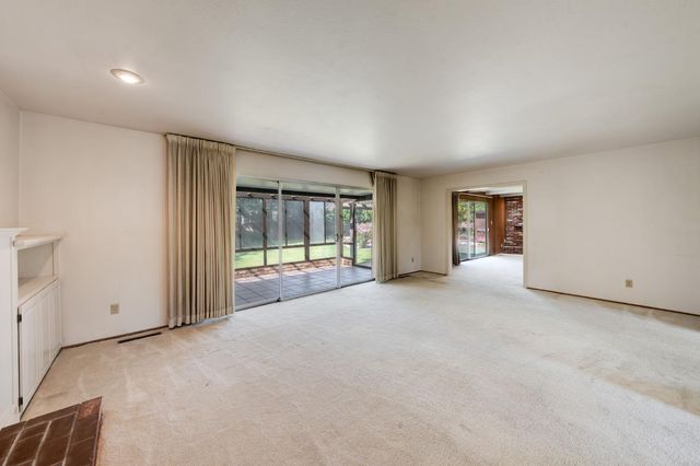 5437 Valhalla Dr, Carmichael, CA 95608