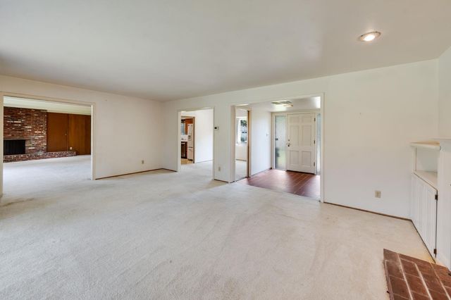 5437 Valhalla Dr, Carmichael, CA 95608