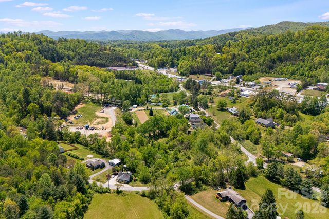 174 Ben Lippen Road, Asheville, NC 28806