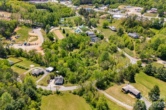 174 Ben Lippen Road, Asheville, NC 28806