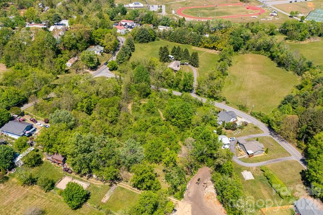 174 Ben Lippen Road, Asheville, NC 28806