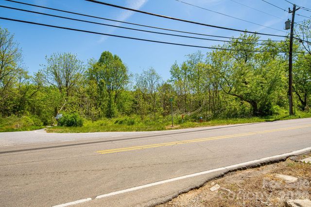 174 Ben Lippen Road, Asheville, NC 28806