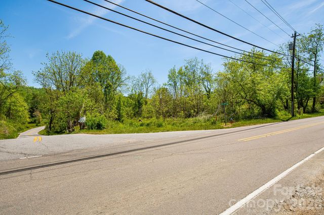 174 Ben Lippen Road, Asheville, NC 28806
