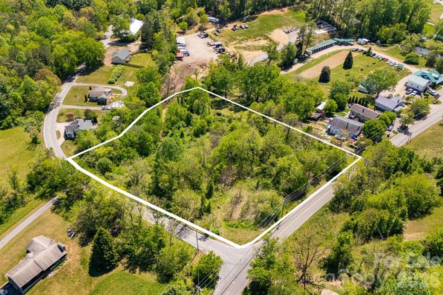 174 Ben Lippen Road, Asheville, NC 28806