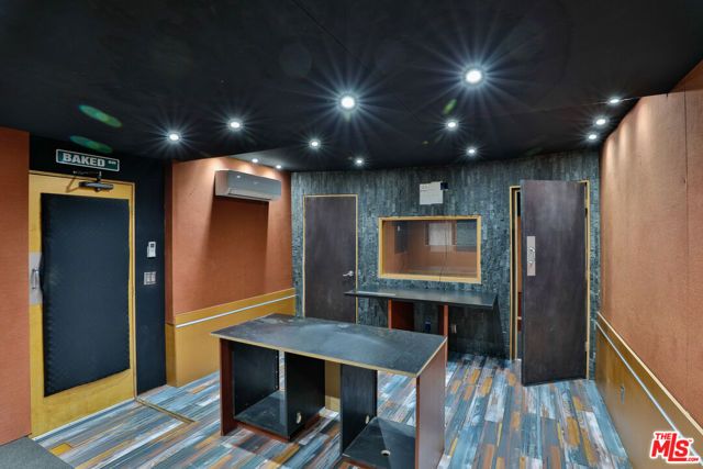 14839 Valley Vista Boulevard, Sherman Oaks, CA 91403