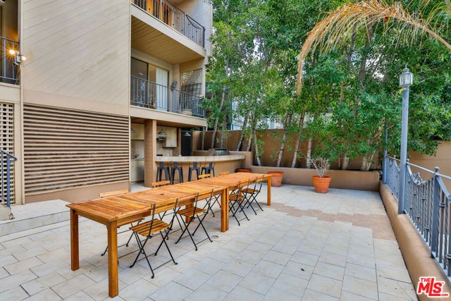 14839 Valley Vista Boulevard, Sherman Oaks, CA 91403